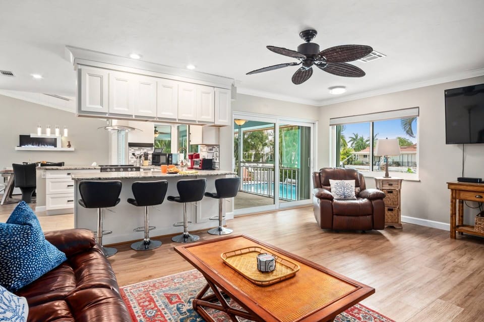 You'll find all the comforts of home in an island paradise setting - what's not to love??