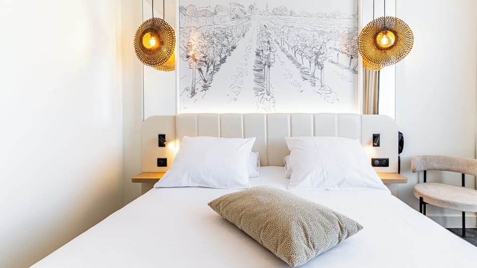 Classic Room, 1 Double Bed | In-room safe, desk, blackout drapes, soundproofing