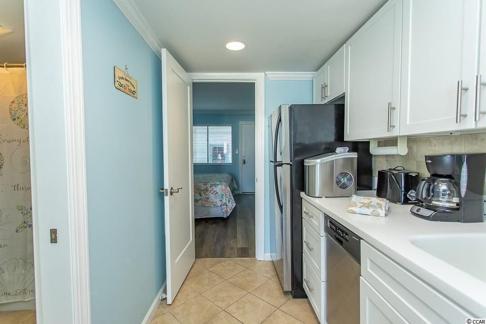 Upgraded  Kitchen with everything to cook a meal