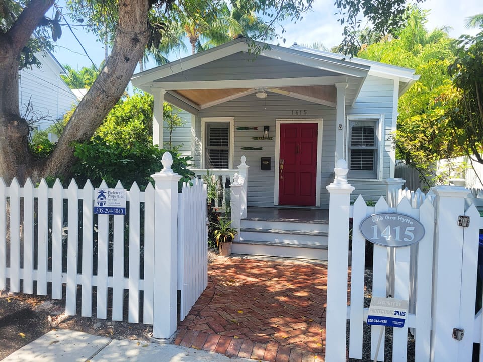 1415 Petronia Street