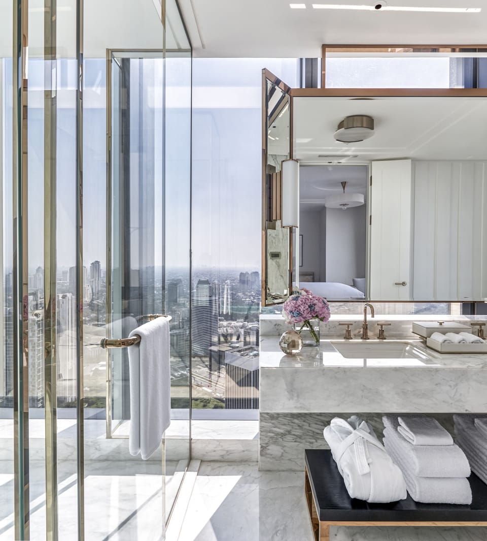 Executive Room | Bathroom | Separate tub and shower, deep soaking tub, rainfall showerhead