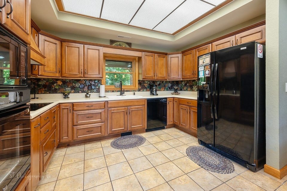 Cabin, 3 Bedrooms | Private kitchen | Fridge, microwave, oven, stovetop