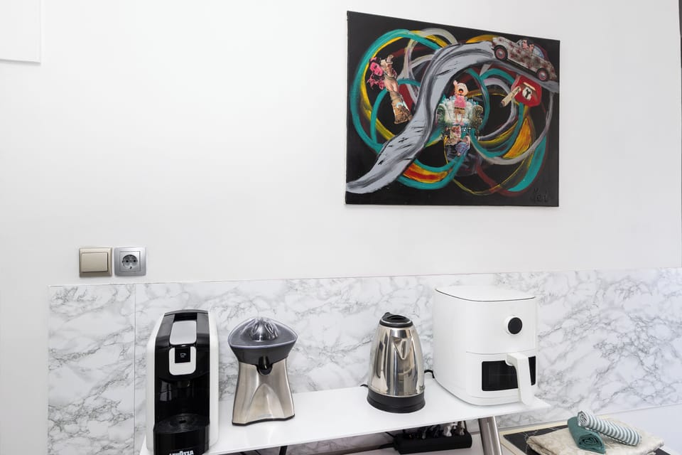Comfort Apartment | Private kitchen | Fridge, microwave, oven, stovetop
