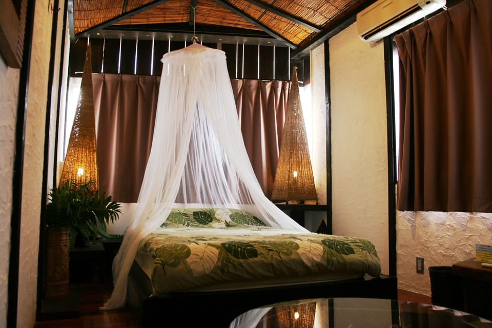 WiFi (free), bed sheets