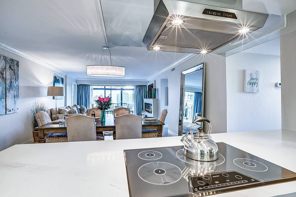 Condo (Harbor Towers Modern 3BR with den) | Exterior