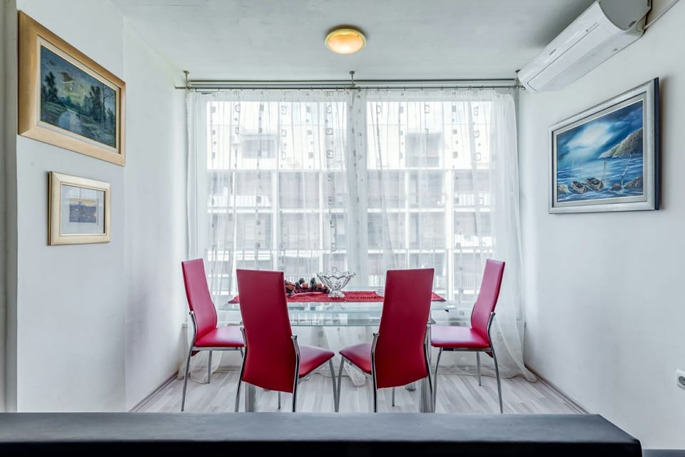 Comfort Apartment | Dining room