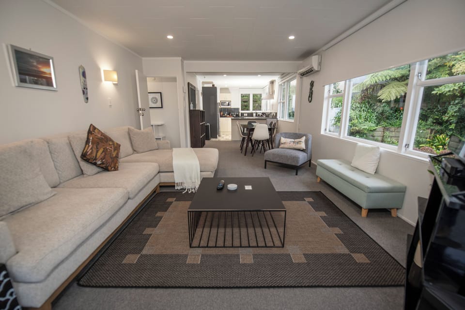 Family 3 Bedroom Apartment | Iron/ironing board, free WiFi, bed sheets