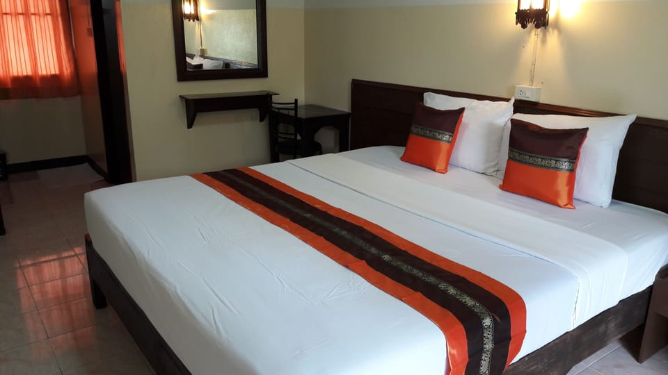 Standard Aircon | Rollaway beds, free WiFi