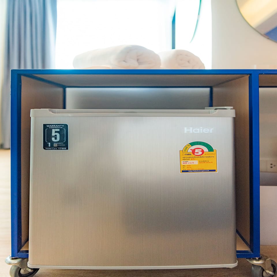 Superior Twin Room | In-room safe, desk, free WiFi, bed sheets