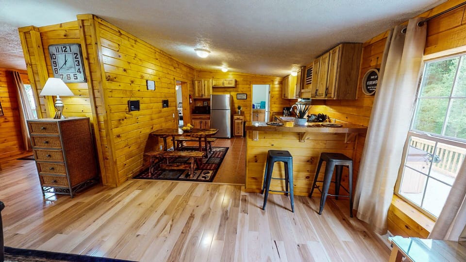 1st Choice Lodging - Black Bear