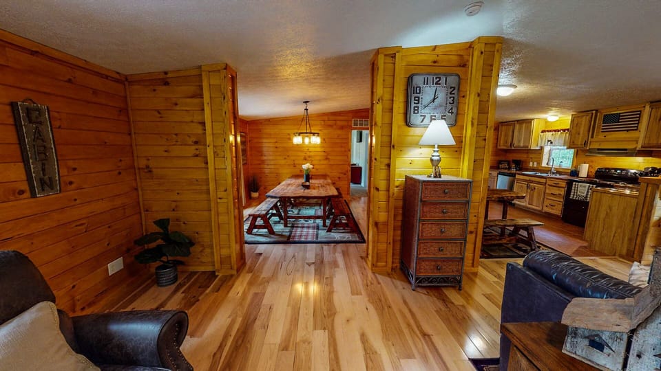 1st Choice Lodging - Black Bear