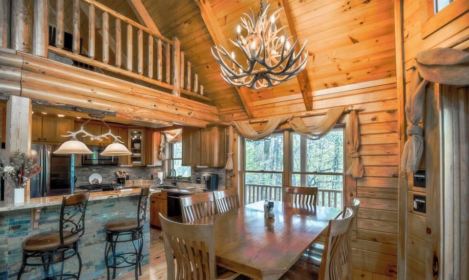 Dining area additional view