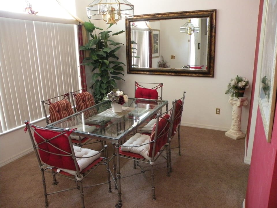 Villa | Dining