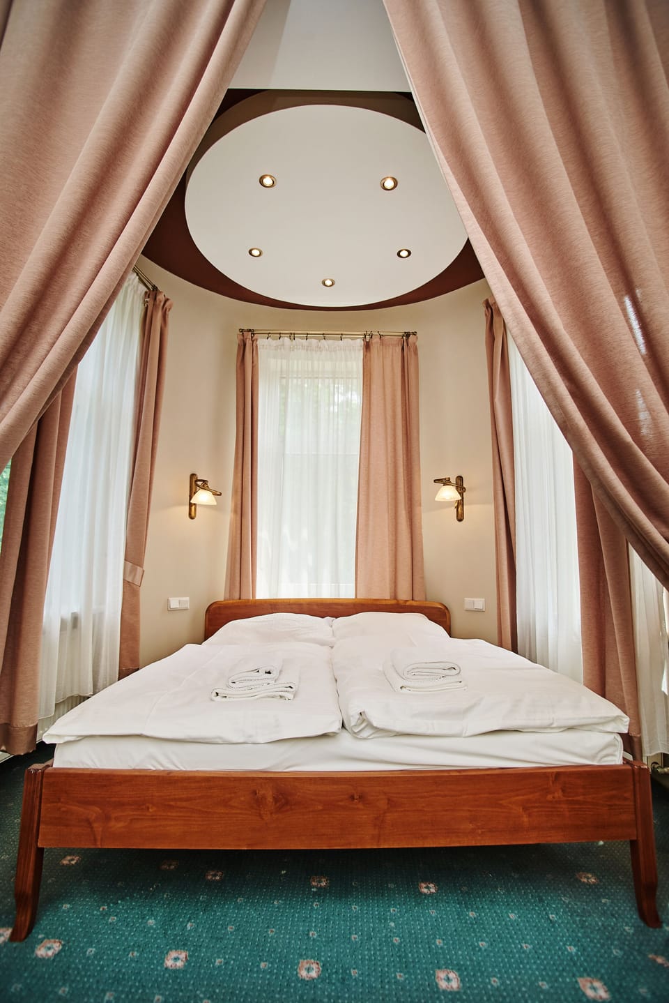 Premium Double Room, 1 Double Bed with Sofa bed | Iron/ironing board (on request), WiFi (free), bed sheets