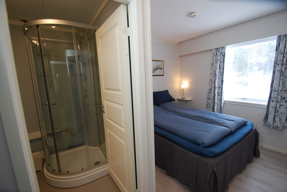 Comfort Double Room | Free WiFi, bed sheets