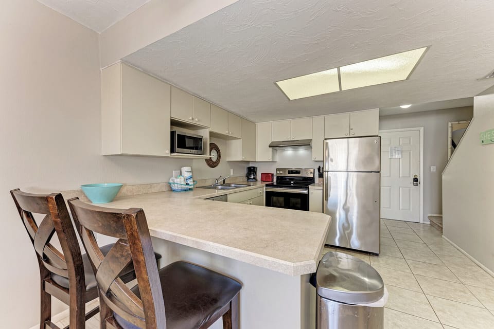 Fountainhead 2 - Gone Coastal Kitchen (3)