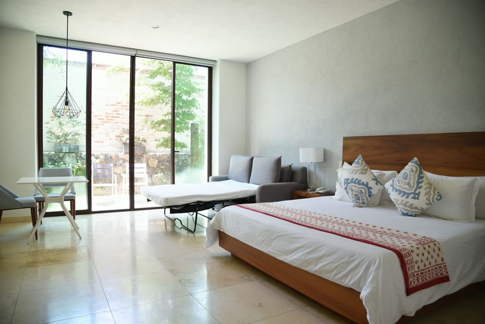 Comfort Studio Suite | In-room safe, free WiFi, bed sheets