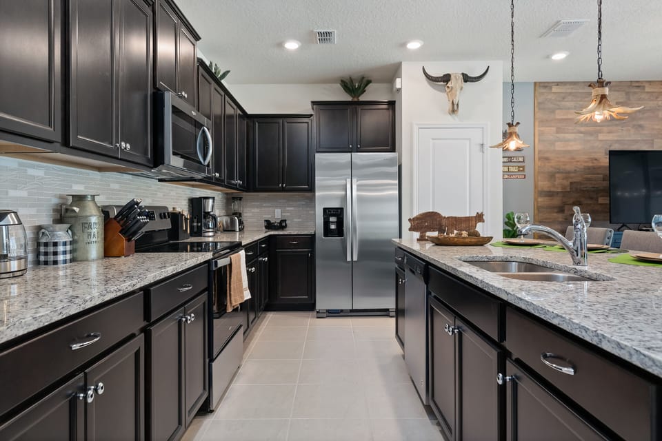 View 4 of Fantastic Kitchen with Microwave, Stove, Oven and Dishwasher