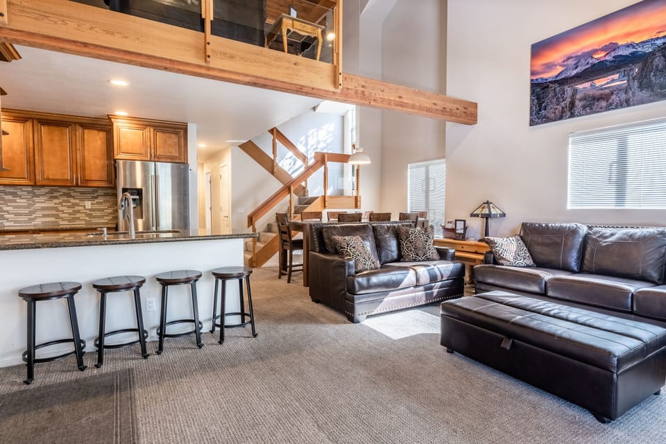 living room/dining room 