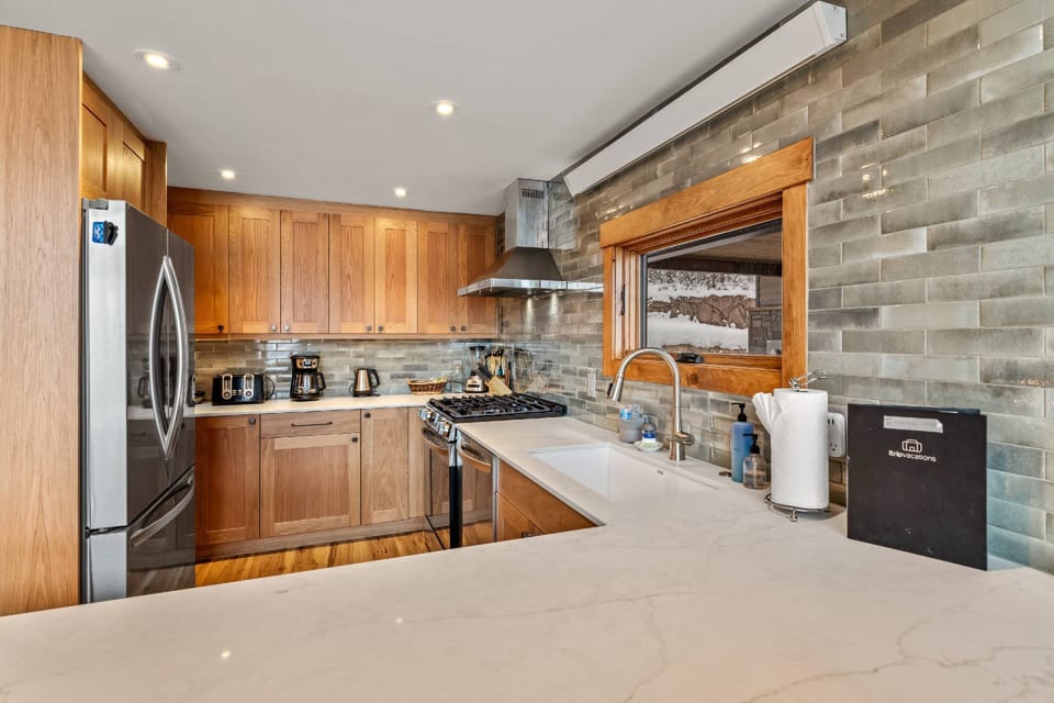 Updated kitchen with great new counter tops and appliances