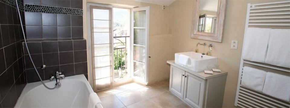 Suite, Mountain View | Bathroom | Free toiletries, hair dryer, bathrobes, slippers