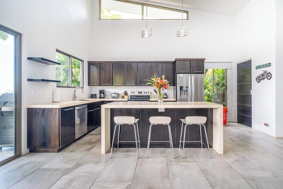 Wonderfully equipped kitchen. 