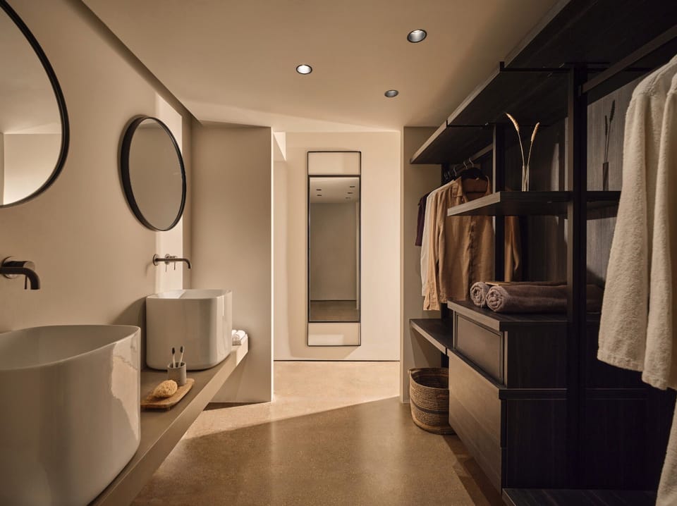 Infinity Lagoon Suite with Private Pool | Bathroom | Eco-friendly toiletries, hair dryer, bathrobes, slippers