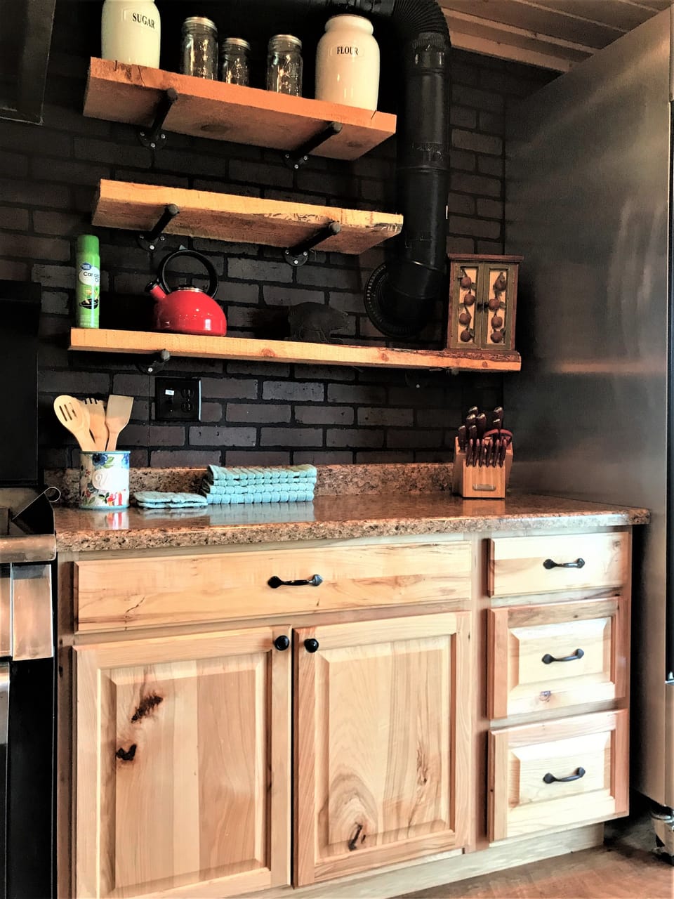 Family Cabin, Multiple Beds, Kitchen | Private kitchen | Microwave, coffee/tea maker