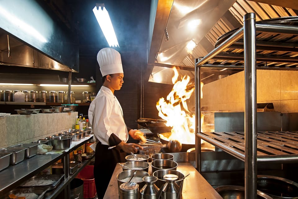 2 restaurants; breakfast, lunch, and dinner served