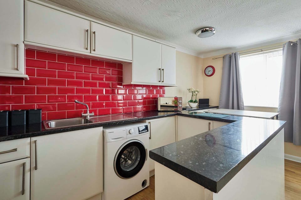 Rock Cottage, Whitby - Host & Stay