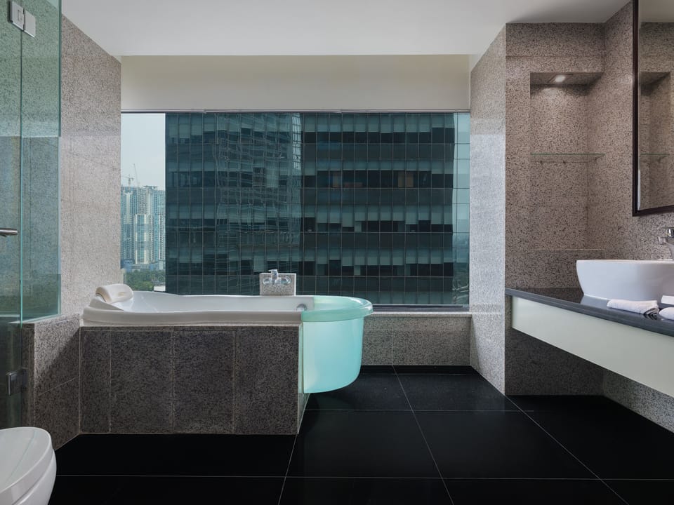 Mars & Venus Suite | Minibar, in-room safe, desk, iron/ironing board