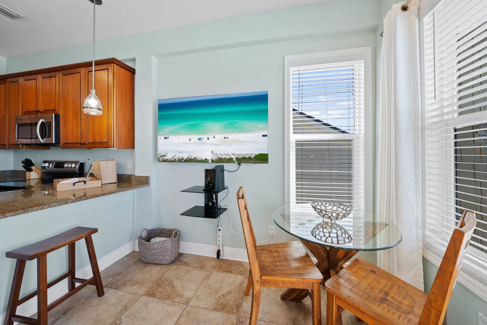 Condo, 1 Bedroom | Dining