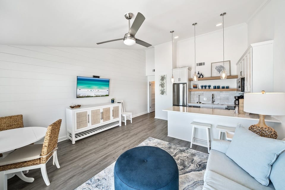 Condo, 1 Bedroom | Living area | Smart TV