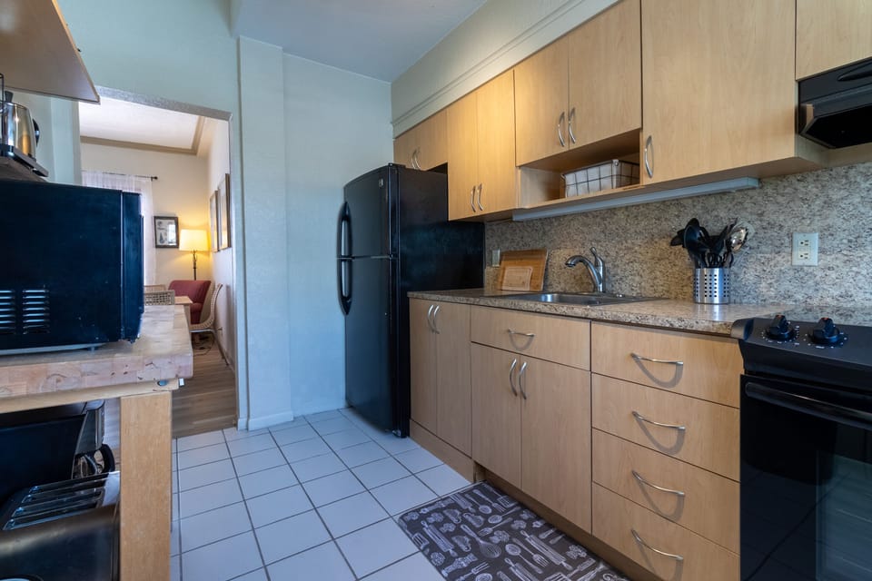 Fully stacked kitchen 