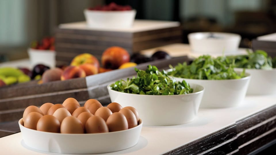 Daily buffet breakfast for a fee