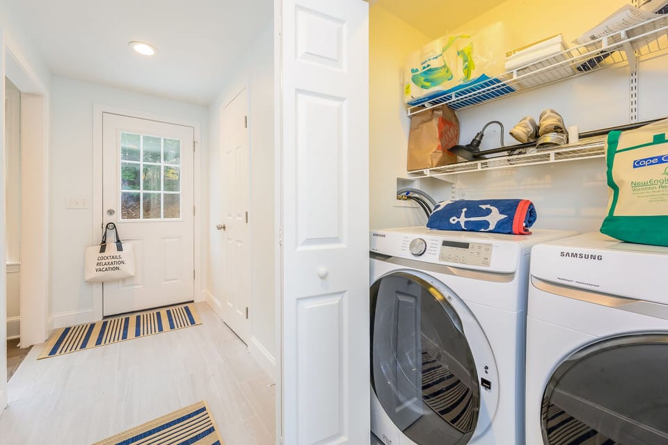Laundry area off of kitchenette