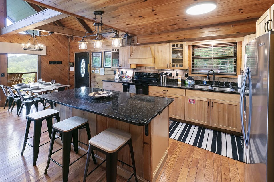 Spacious gourmet kitchen 