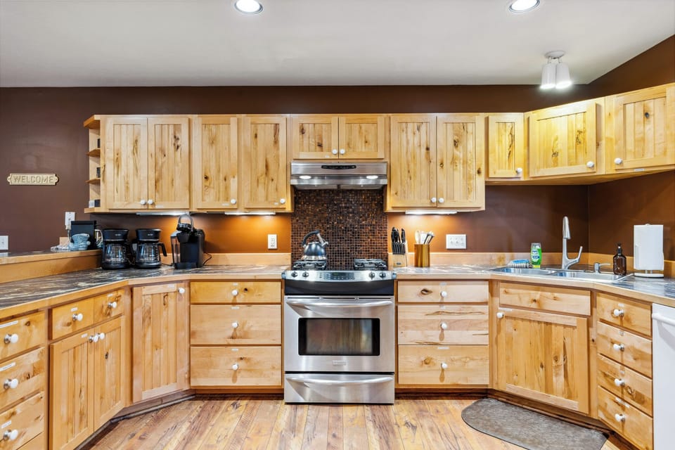 Full Kitchen