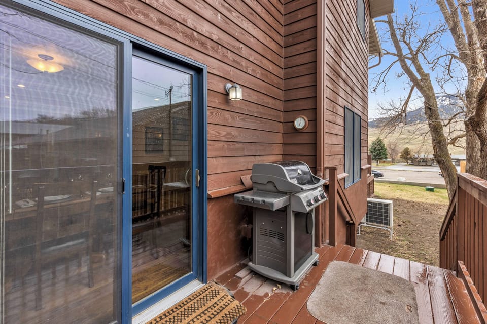 BBQ grill off dining area