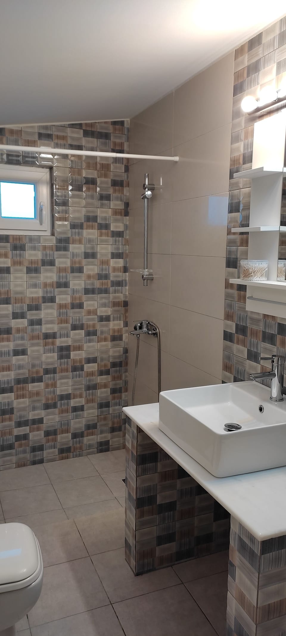 Standard Double Room | Bathroom | Shower, hair dryer, towels, soap