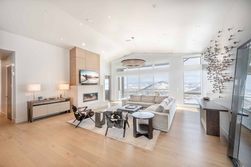 The Elegant, Designer Penthouse is perfect for entertaining, families and groups. There is space for every one here in the main gathering area.