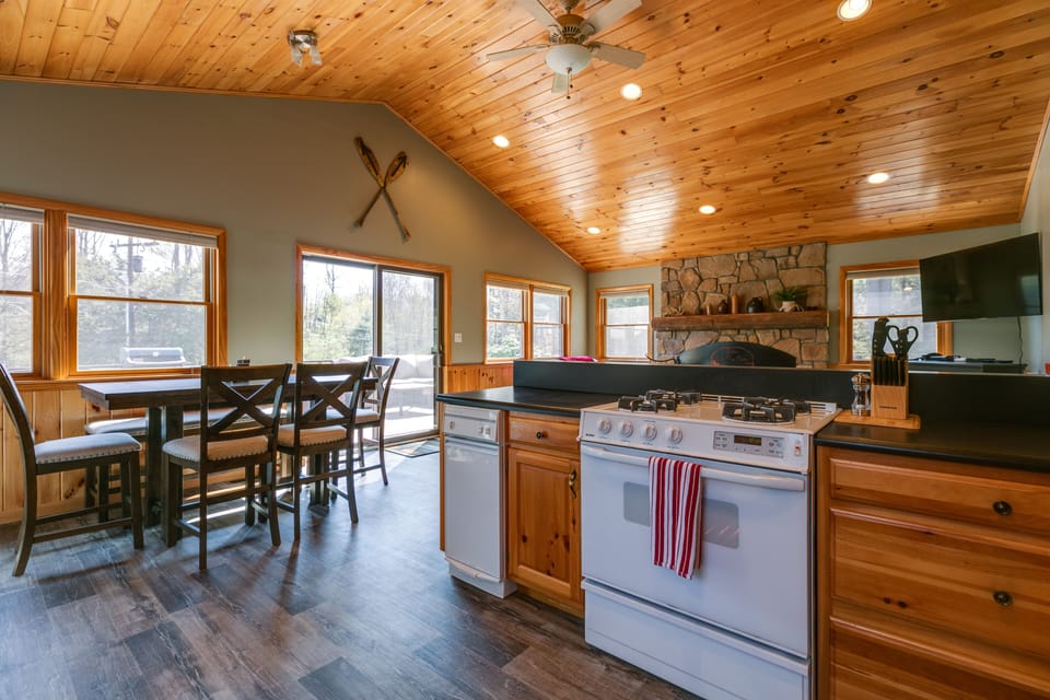 Angle from Kitchen to living area and exterior 