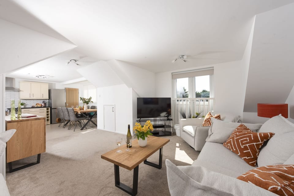 Open plan living space - Bridge Apartment