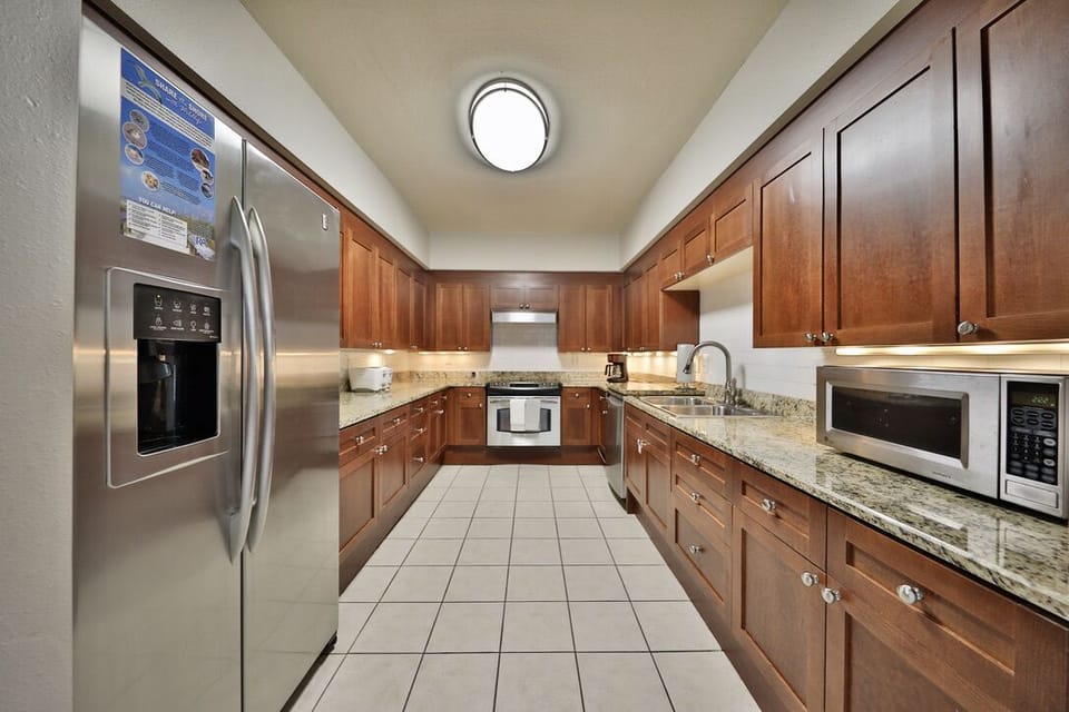 Fully stocked kitchen.