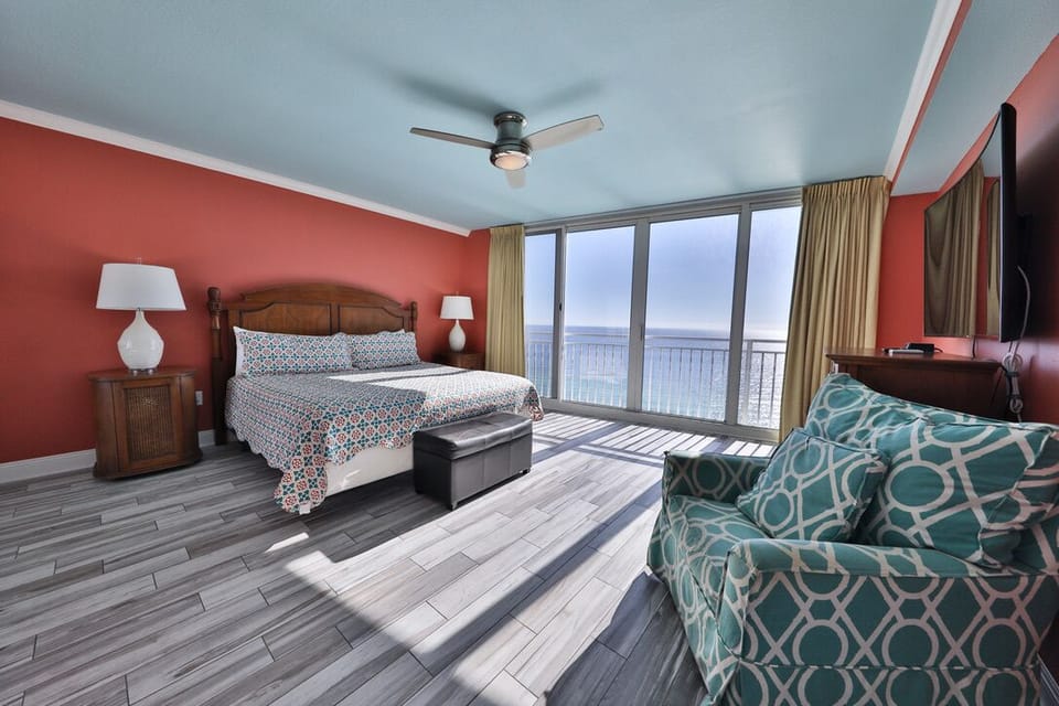 Gulf front master bedroom.