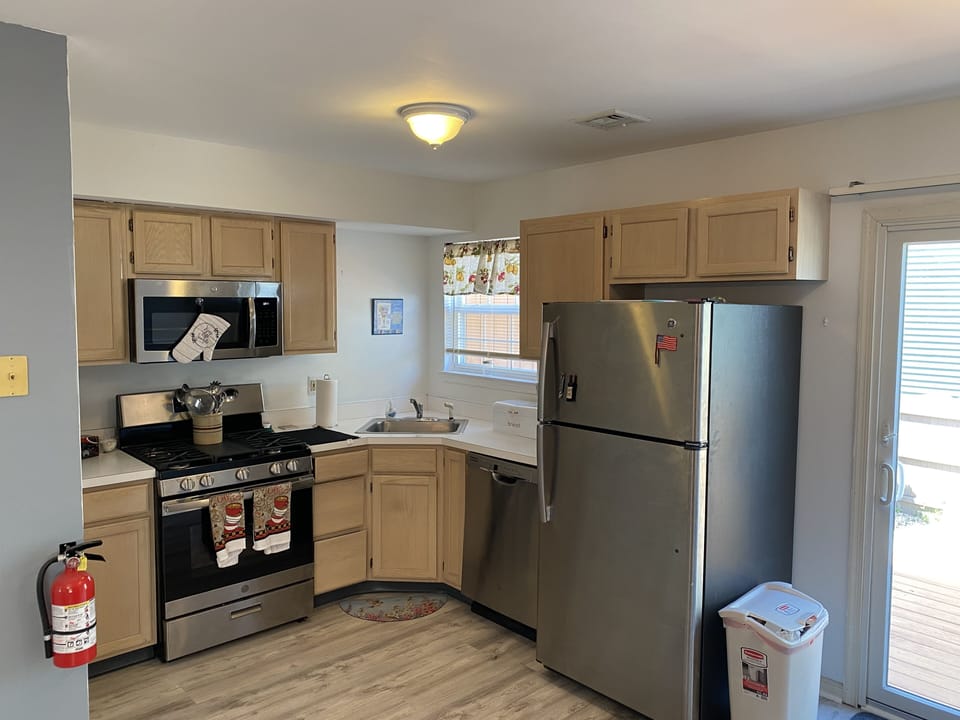 Fully Stocked Kitchen