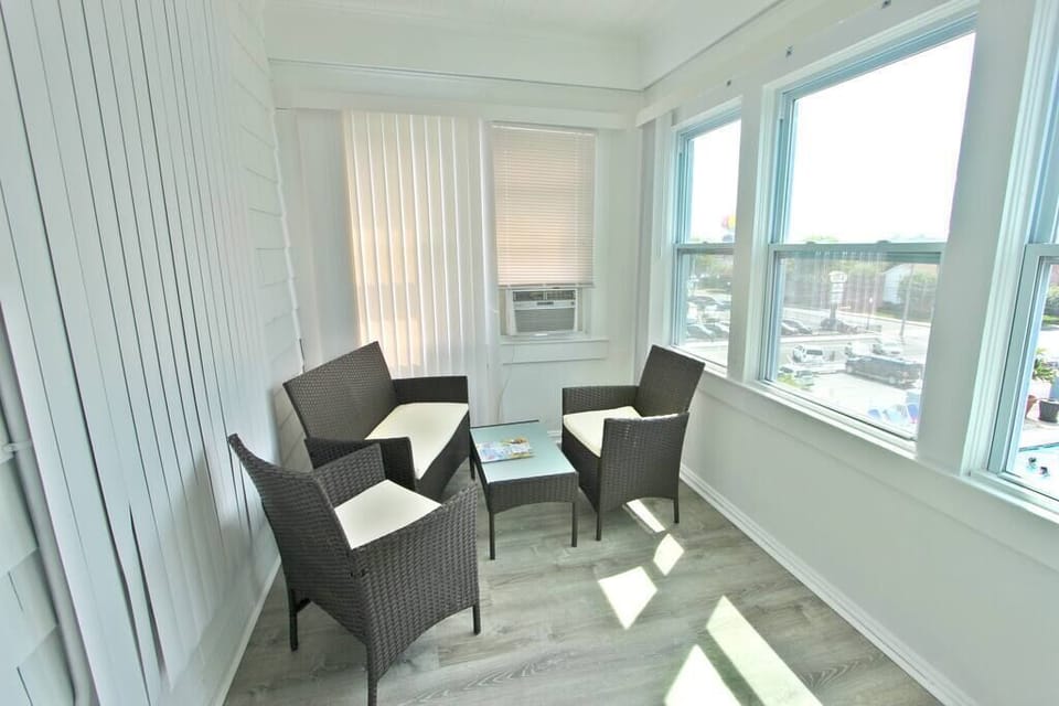 Sunroom, off of Bedroom 1