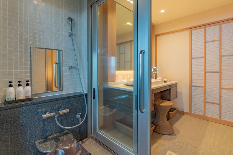 Bathroom shower