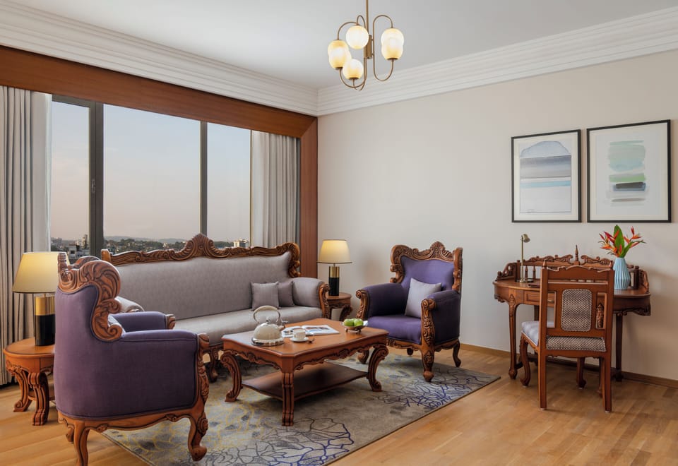 Suite (Vivanta) | Living area | Flat-screen TV