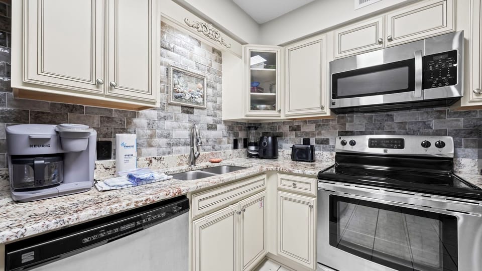 Sandpiper 4B - Kitchen area